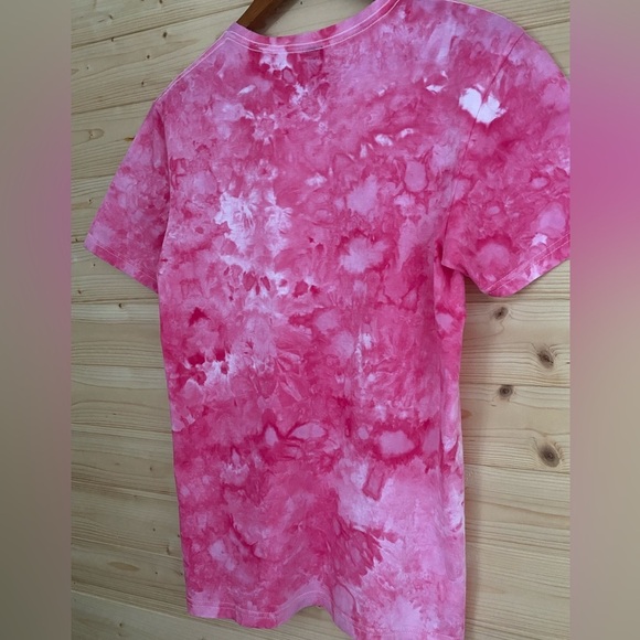 NEW Unisex GILDAN Small Ice Tie-Dye Soft Style T-Shirt Vibrant Coral Pink - Picture 6 of 8